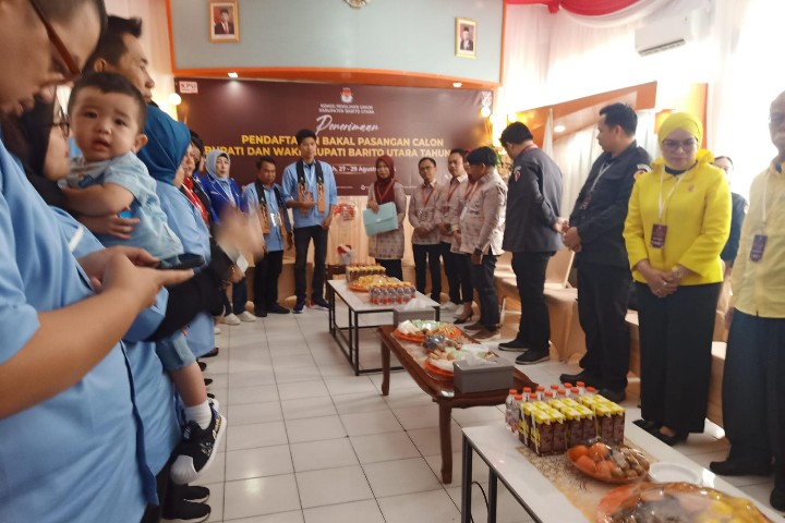 AGI – SAJA Daftar Ke KPU Barito Utara, Diantar Ribuan Pendukung