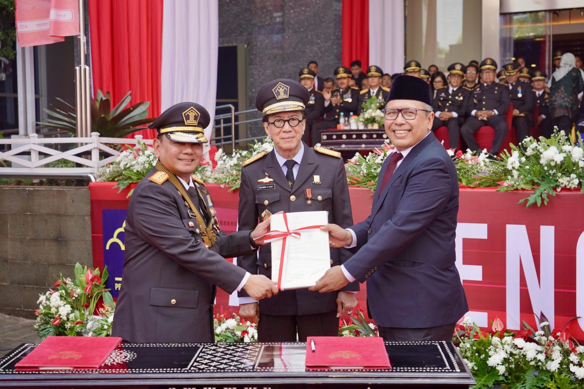 Dukung Percepatan Sertipikasi Tanah di Pulau Nusakambangan, Kementerian ATR/BPN Terima Penghargaan dari Kementerian Hukum dan HAM
