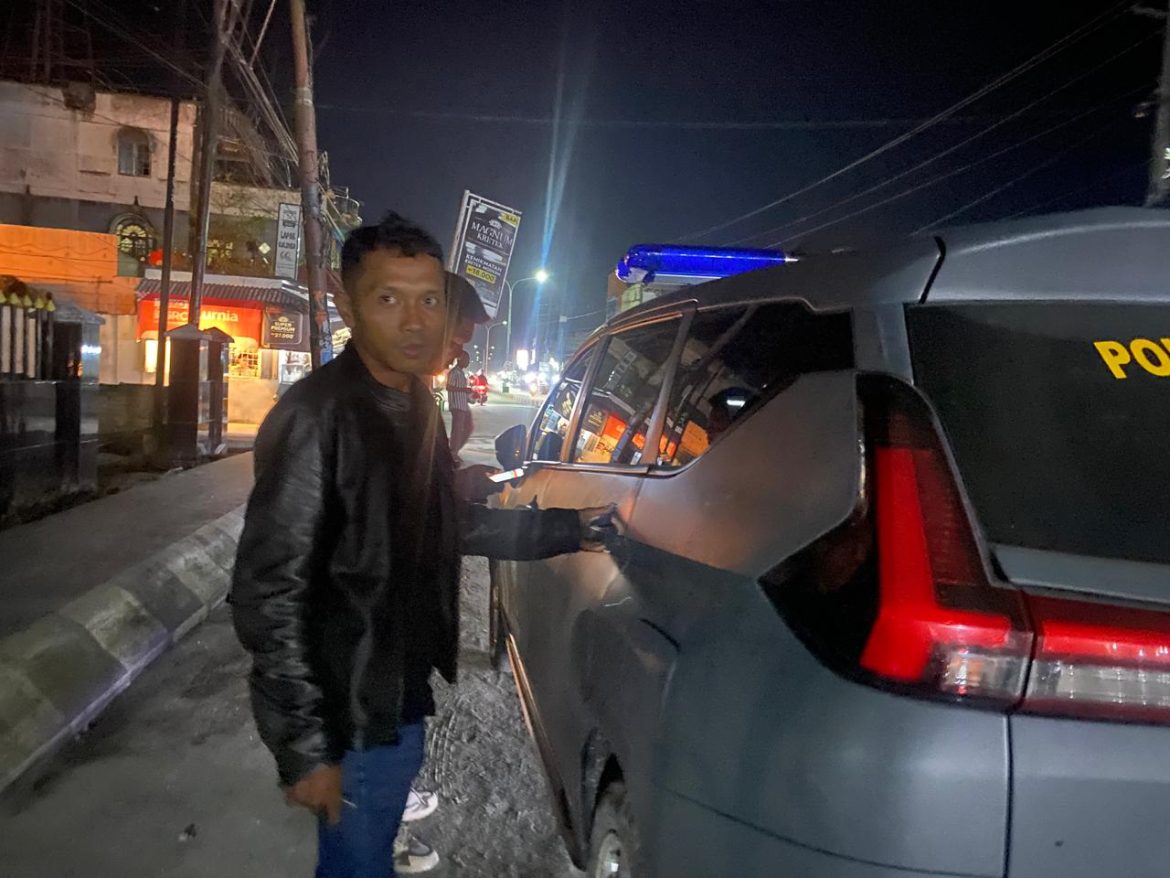 Personil Polsek Labuhan Ruku Susuri Jalanan, Cegah Aksi Kejahatan