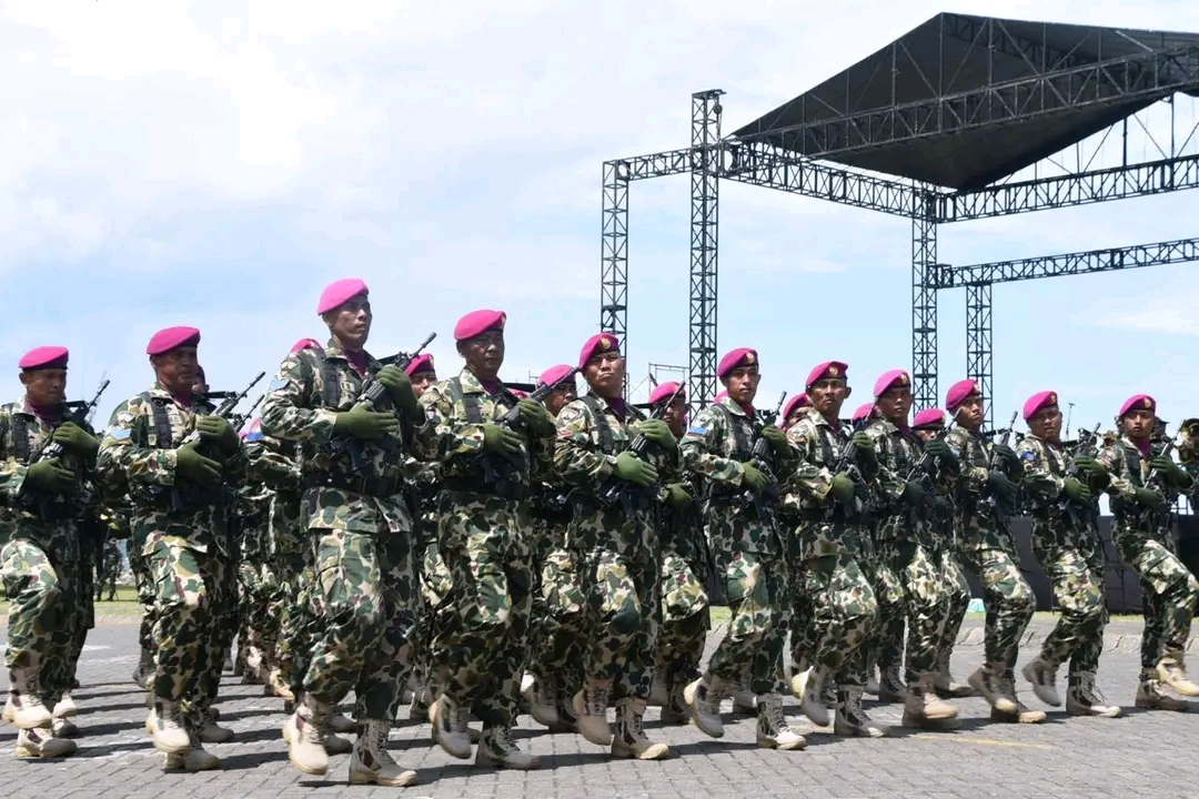 Jelang HUT TNI Ke-79, Prajurit Yonmarhanlan VIII Laksanakan Gladi Upacara dan Pameran Alutsista TNI