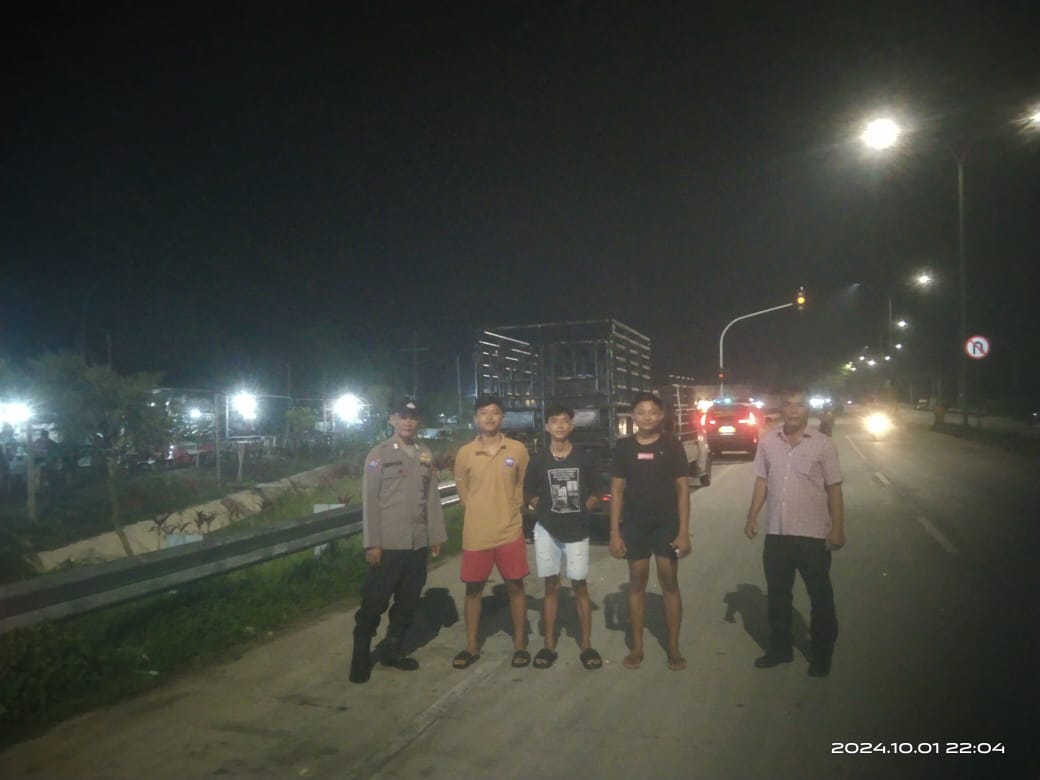Personil Polsek Lima Puluh Patroli Antisipasi Gemot dan Kejahatan Jalanan