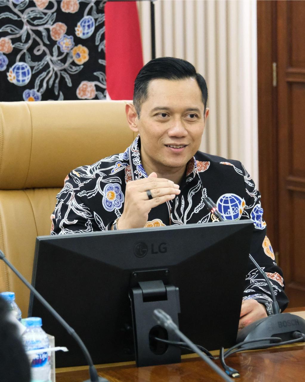 Dedikasi untuk Hari Batik Nasional, Menteri AHY Luncurkan Batik Sekar Pace Bhumi untuk Jajaran Kementerian ATR/BPN