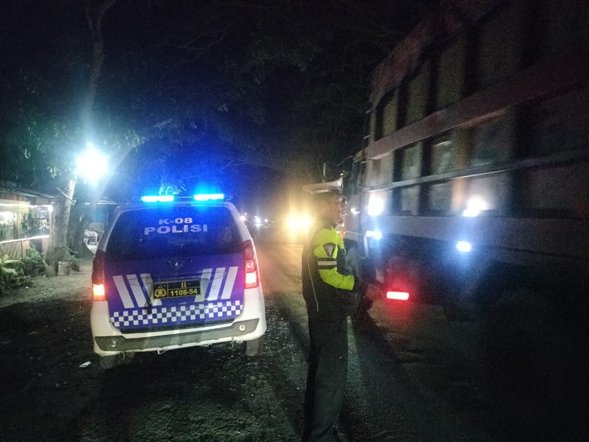 Sat Lantas Polres Batu Bara Patroli Blue Light Antisipasi Kemacetan