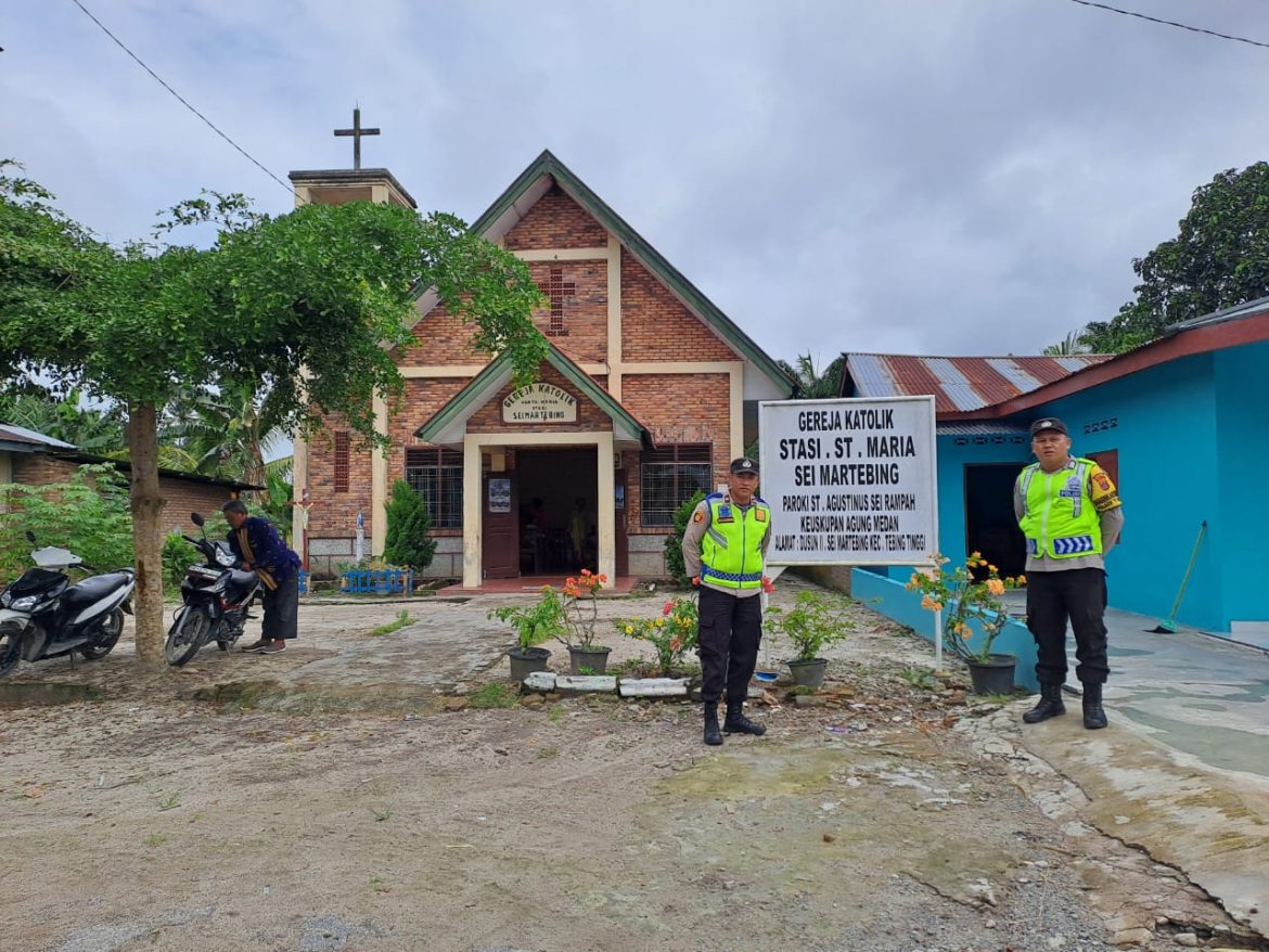 Polsek Tebing Tinggi Pengamanan Ibadah Minggu