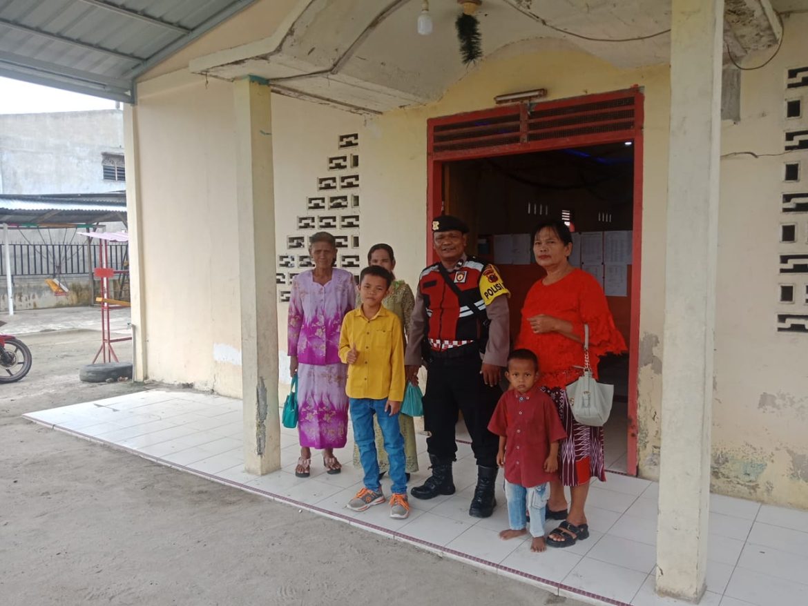 Personil Polsek Medang Deras Pengamanan Ibadah Minggu
