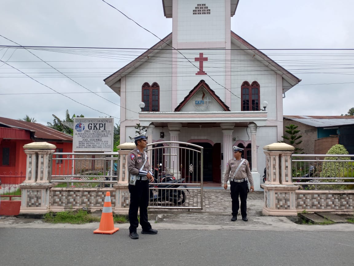 Minggu Kasih Polres Batubara Sambangi Gereja