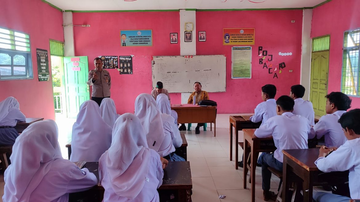 Kasat Binmas Polres Batu Bara Ajak Siswa Jauhi Kenakalan Remaja Lewat Police Go to School