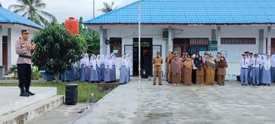Kapolsek Lima Puluh AKP Tukkar L. Simamora, S.H, M.H Gelar Police Go to School