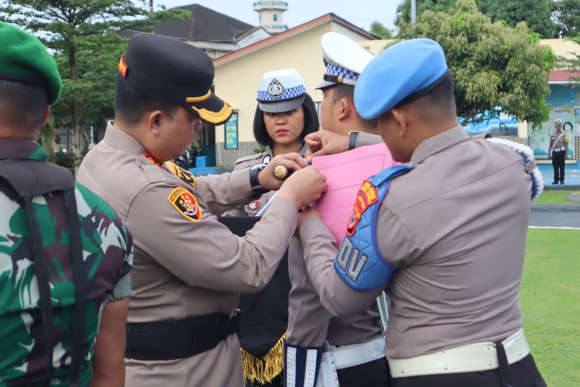 Kapolres Batubara AKBP Taufiq Hidayat Thayeb, S.H., S.Ik Pimpin Apel Gelar Operasi Zebra Toba 2024