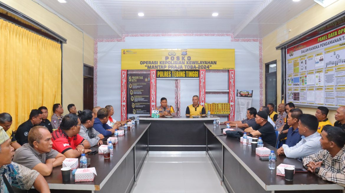 Jalin Kemitraan, Kapolres Tebing Tinggi AKBP Drs. Simon Paulus Sinulingga, S.H Coffee Morning Bersama Wartawan