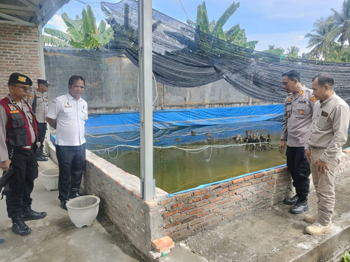 Bhabinkamtibmas Polsek Indrapura Ajak Warga Desa Aras Dukung Program 100 Hari Kerja Presiden