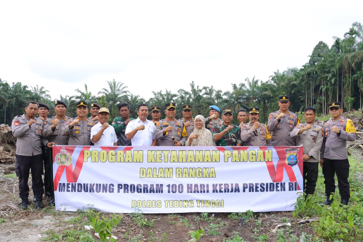Kapolres Tebing Tinggi Cek Lahan Ketahanan Pangan Saat Kunjungan ke Polsek Sipispis