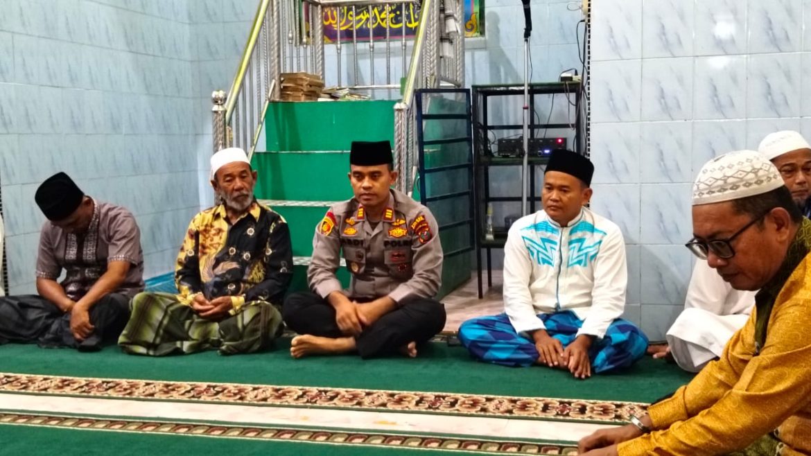 Kapolsek Medang Deras AKP Abdi Tansar, S.H, M.H Jumat Curhat dan Sholat Subuh Berjamaah