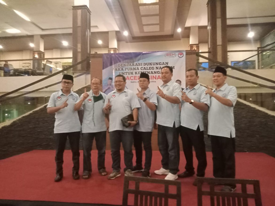 PARA PURNA CALEG NASDEM DEKLARASI MEMBERI DUKUNGAN UNTUK ACEP-GINA DIPILKADA KARAWANG