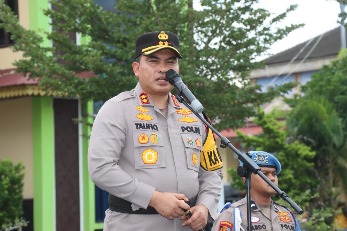 Kapolres Batubara AKBP Taufiq Hidayat Tayeb, S.H, S.Ik Pimpin Apel Pergeseran Pasukan Pengamanan Pilkada 2024