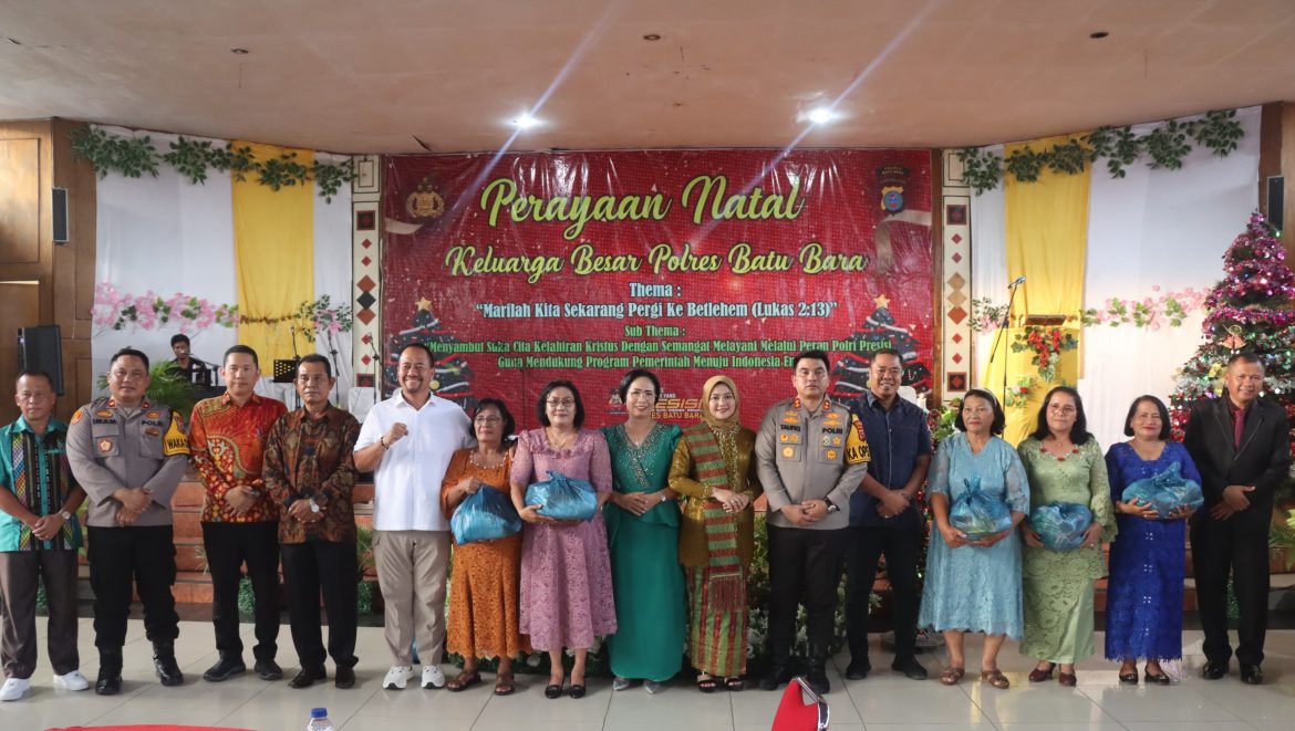 Polres Batu Bara Rayakan Natal di Gereja HKBP Lima Puluh