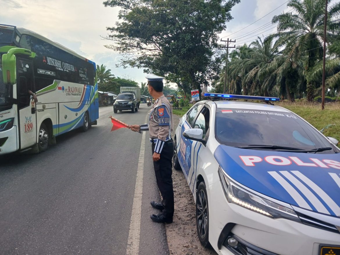 Sat Lantas Polres Batu Bara Laksanakan Patroli Kibas Bendera