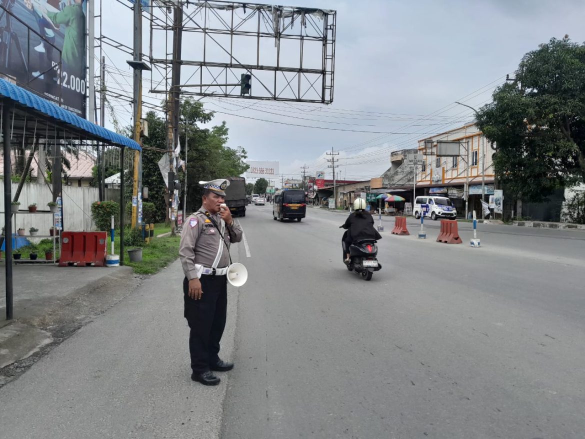 Tingkatkan Kesadaran Berlalulintas, Sat Lantas Polres Tebing Tinggi Penerangan Keliling Kepada Masyarakat