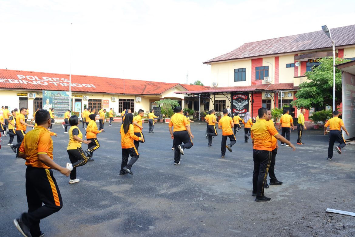 Personel Polres Tebing Tinggi Jaga Kebugaran Tubuh dengan Olahraga Pagi