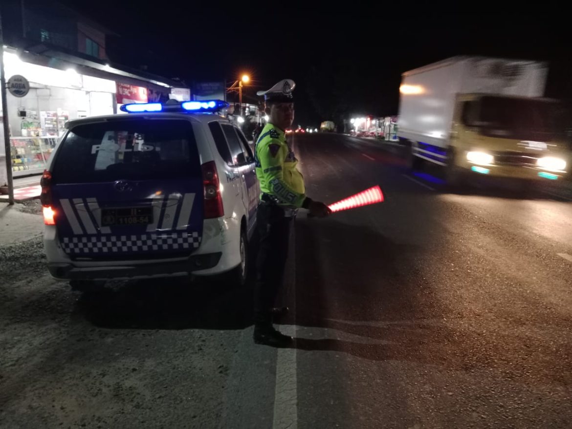 Sat Lantas Polres Batu Bara Patroli Blue Light Dilokasi Rawan Kemacetan