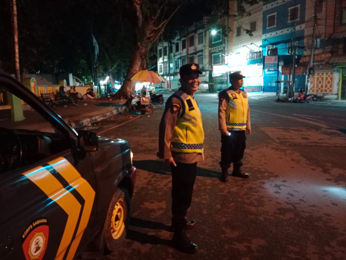 Polsek Padang Hilir Patroli Blue Light Antisipasi Kejahatan dan Balap Liar