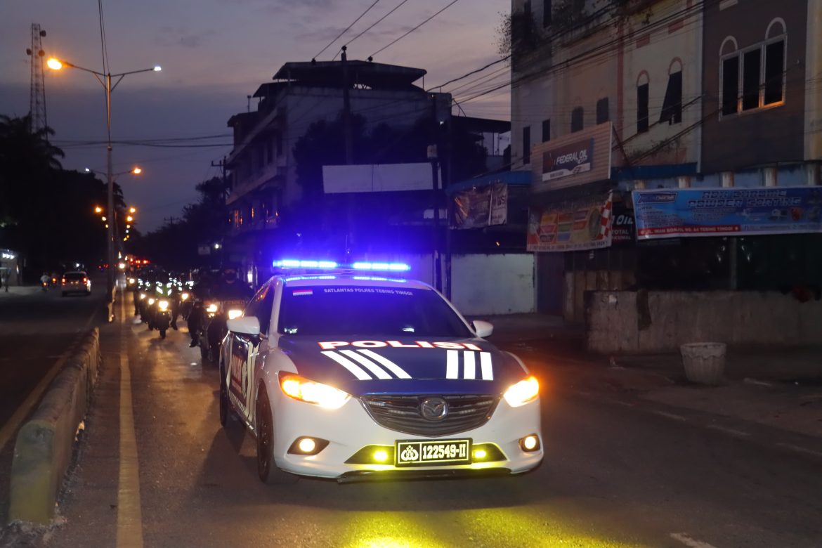 Kapolres Tebing Tinggi Pimpin Patroli Skala Besar Pengamanan Malam Tahun Baru
