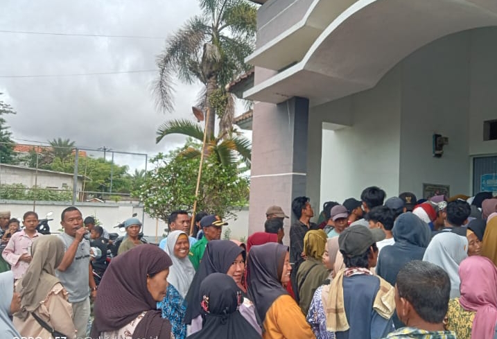 Kades Ciptamarga Hadiri Penyaluran Bansos BPNT dan PKH Warganya