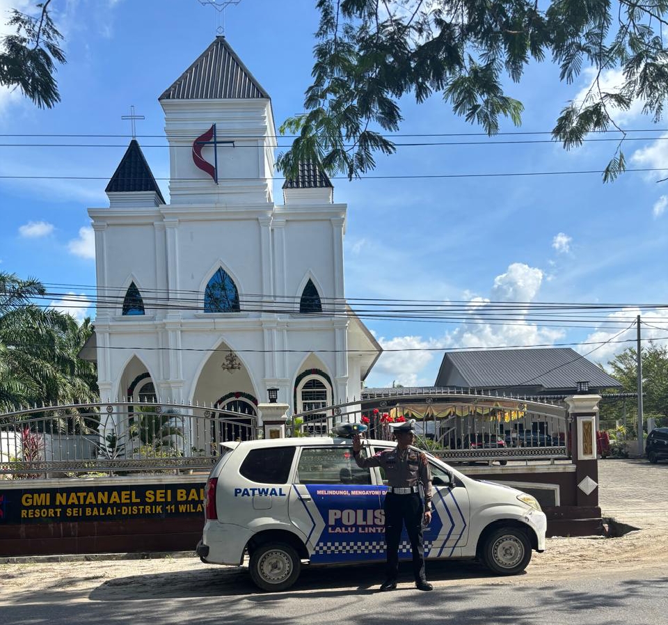 Sat Lantas Polres Batu Bara Patroli dan Pengamanan Disejumlah Gereja