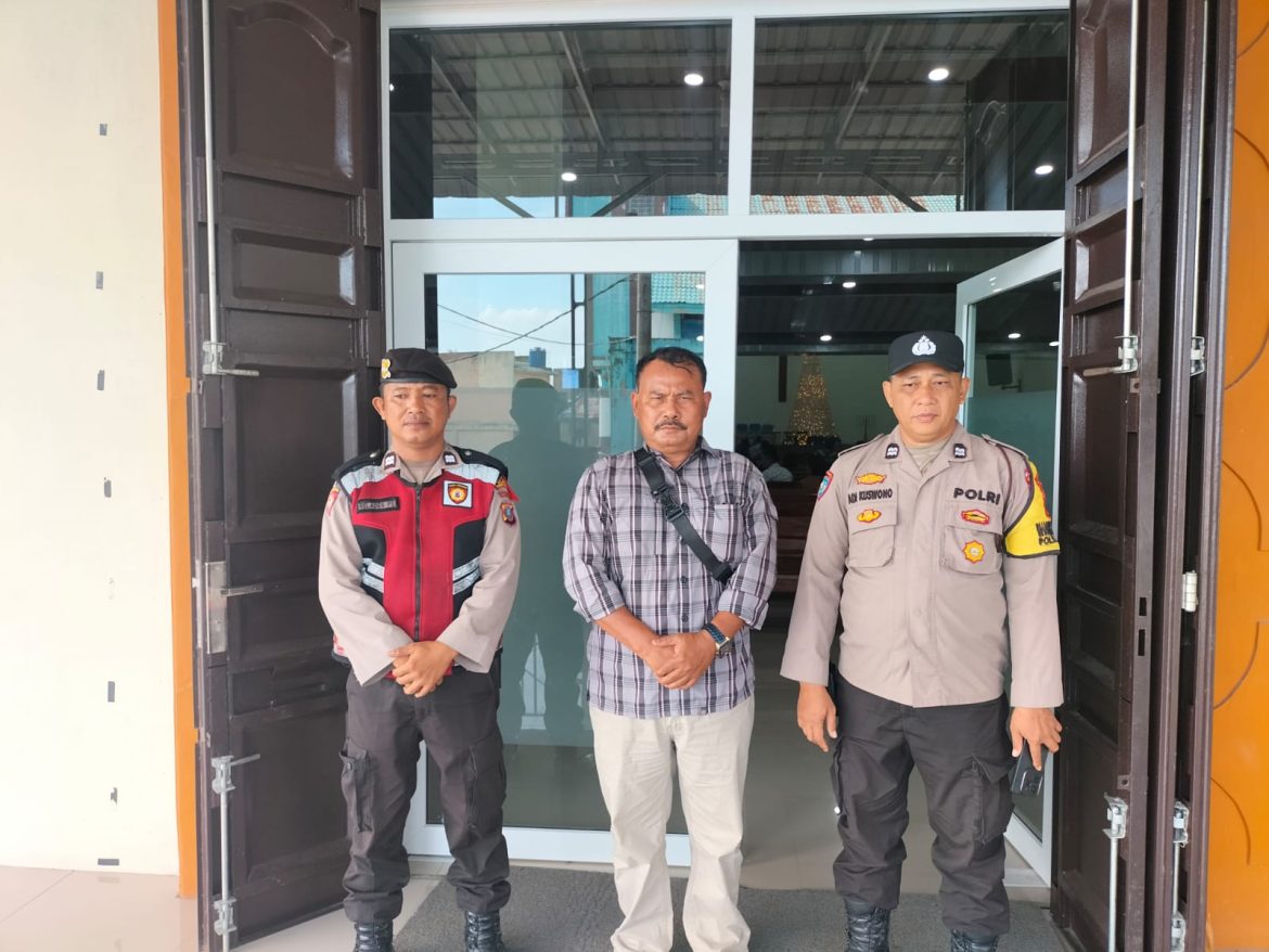 Polres Tebing Tinggi Pengamanan Ibadah Perayaan Tahun Baru 2025