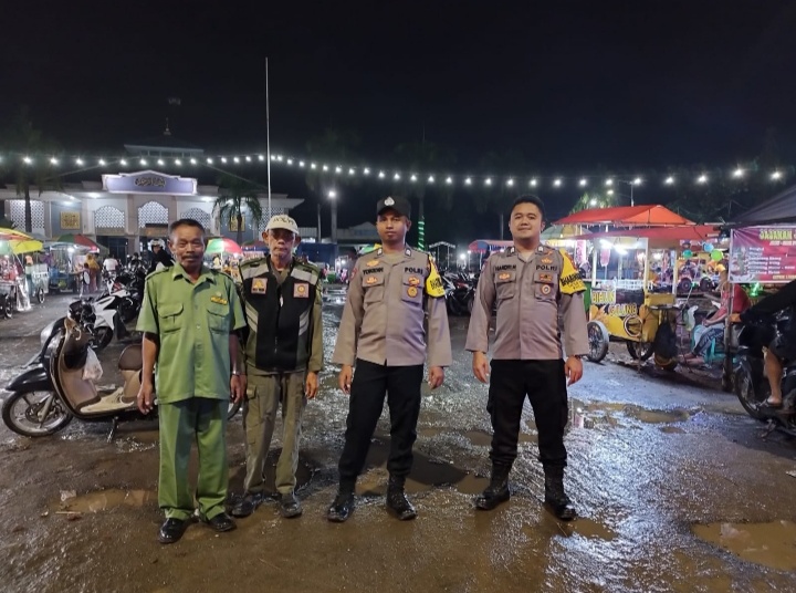 Polsek Anjatan Gelar Patroli Sasar Pusat Keramaian Masyarakat