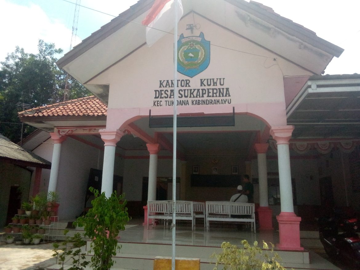 Kantor Balai Desa Sukaperna Kecamatan Tukdana Kabupaten Indramayu, Kosong Saat Masih Jam Kerja