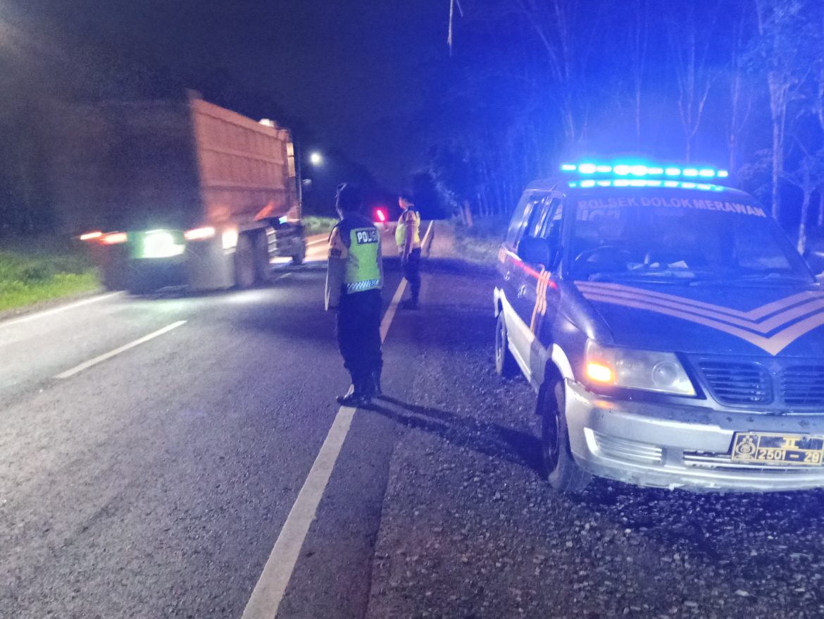 Polsek Dolok Merawan Gelar Patroli Blue Light di Jalinsum, Antisipasi Kejahatan Jalanan