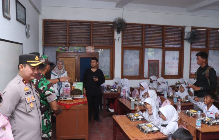 Polisi Dukung Program Makan Siang Bergizi di 11 Titik di Wilayah Kabupaten Indramayu