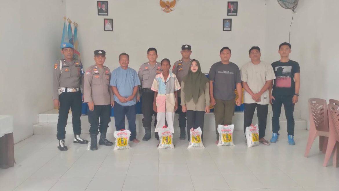 Cooling System dan Jumat Berkah, Kapolsek Medang Deras AKP Abdi Tansar, S.H, M.H Berbagi Sembako