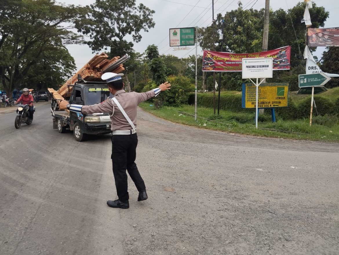 Gatur Lalin Sat Lantas Polres Batu Bara Pastikan Lalulintas Aman Lancar