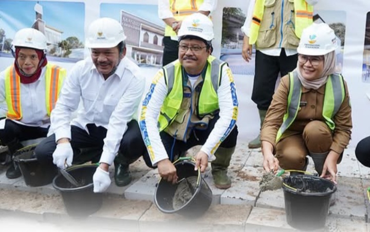 Mensos dan Bupati Indramayu Tinjau Proses Pembangunan Kampung Nelayan Sejahtera Bermartabat Eretan Kulon, Gus Ipul: Jadi Role Model Nasional