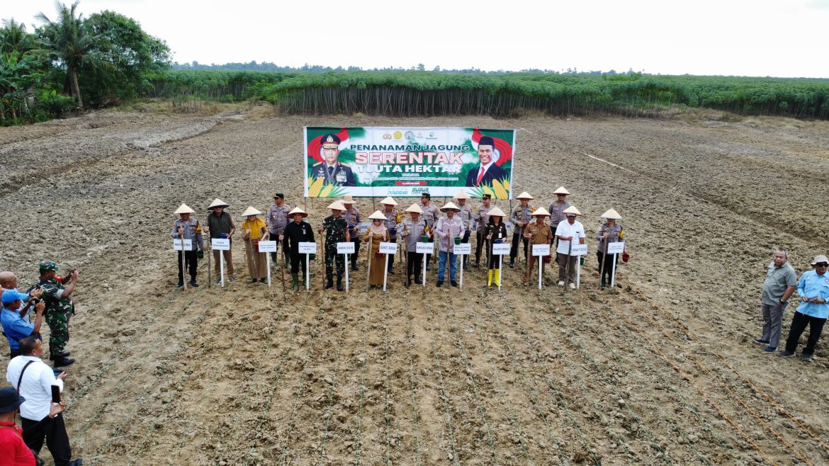 Kapolres Sergai Ikuti Penanaman Jagung Serentak 1 Juta Hektar