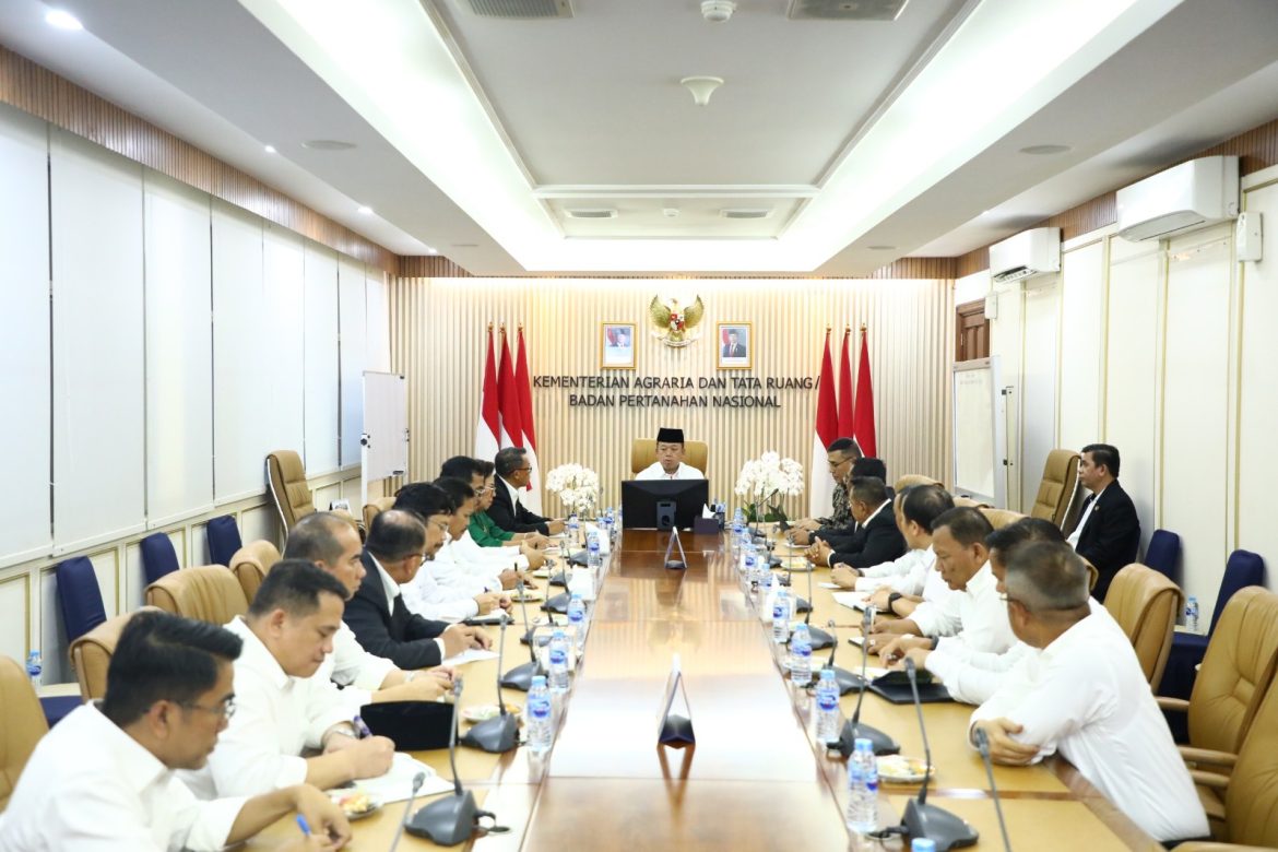 Berikan Pengarahan Secara Langsung kepada Kakanwil yang Baru Dilantik, Menteri Nusron Tekankan Penguatan Sinergi dan Penerapan Manajemen Risiko