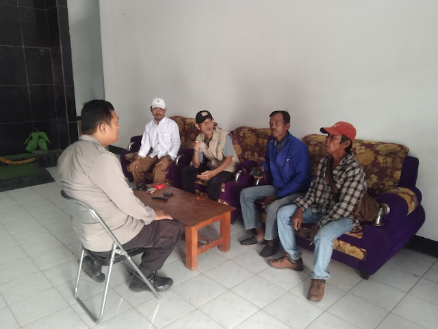 Bhabinkamtibmas Polsek Gantar Sambangi Warga, Ciptakan Lingkungan Kondusif
