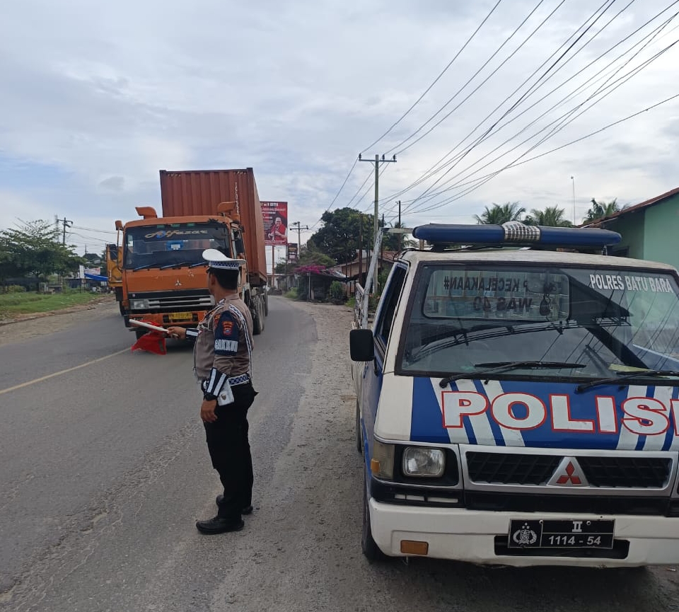 Pastikan aman dan lancar, Sat Lantas Polres Batu Bara Laksanakan Patroli Kibas Bendera