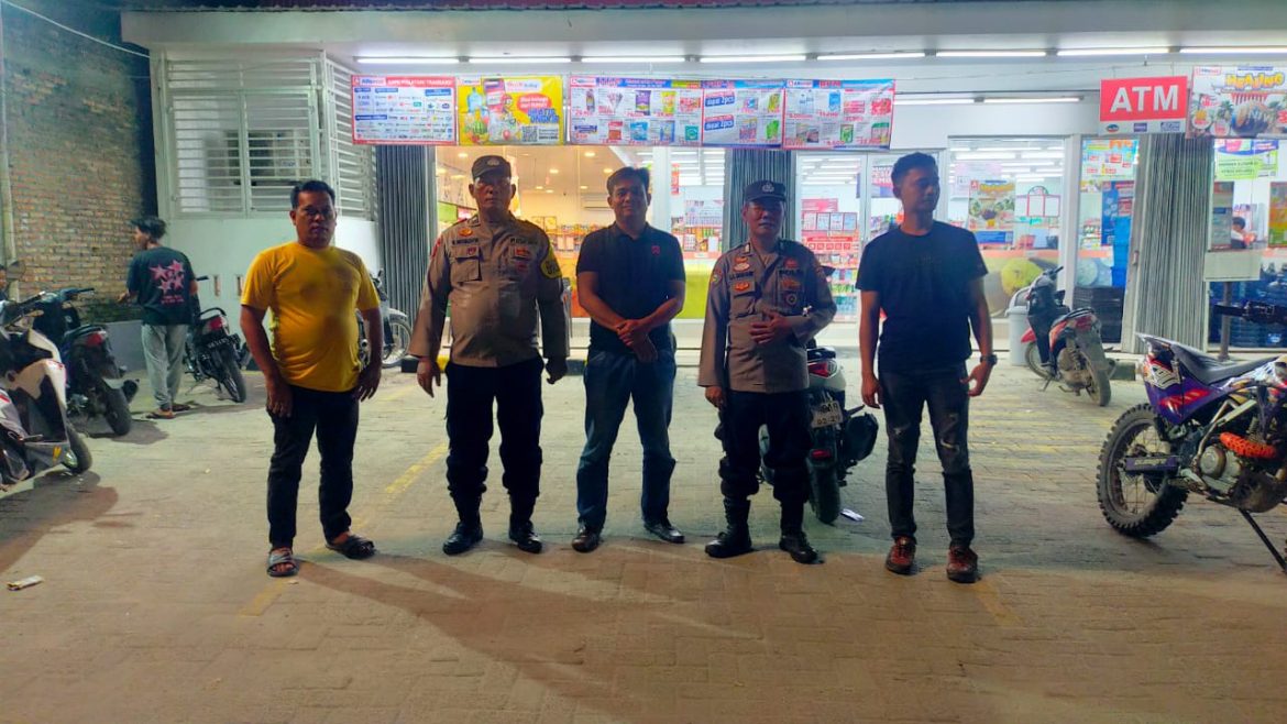 Personil Polsek Medang Deras Laksanakan Patroli Mobile Malam Hari