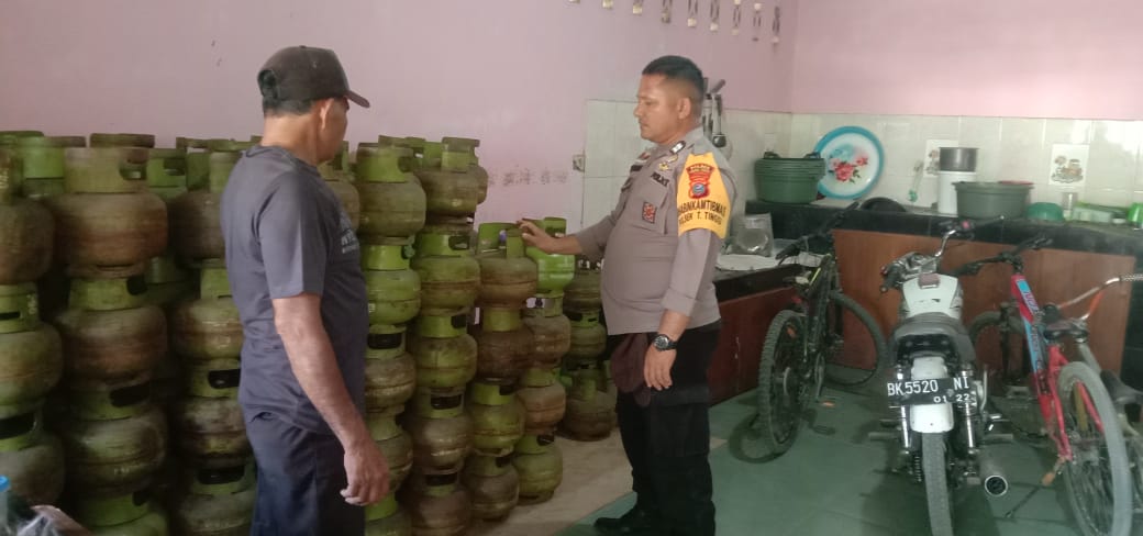 Bhabinkamtibmas Polsek Tebing Tinggi Monitoring Pangkalan dan Distribusi Gas Elpiji 3 Kg
