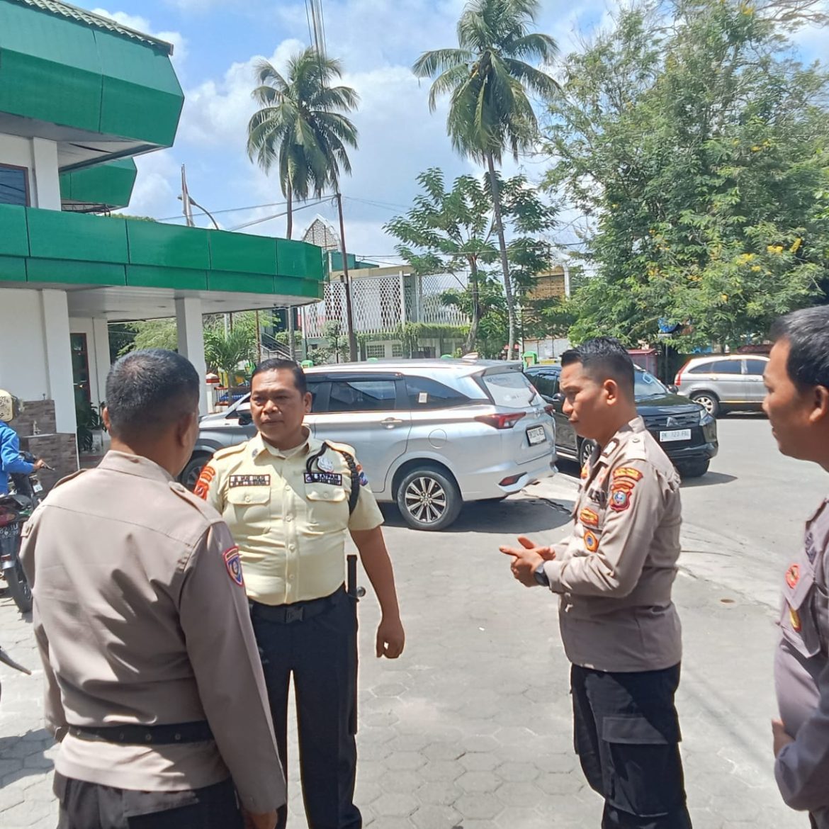 Sat Binmas Polres Tebing Tinggi Sambangi Petugas Keamanan Bank Sumut Syariah