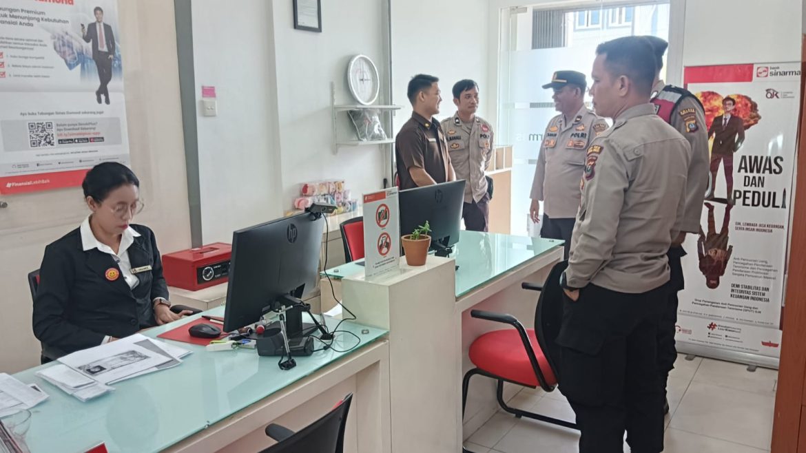 Tingkatkan Pengawasan, Sat Binmas Polres Tebing Tinggi Sambangi Satpam Bank Sinar Mas