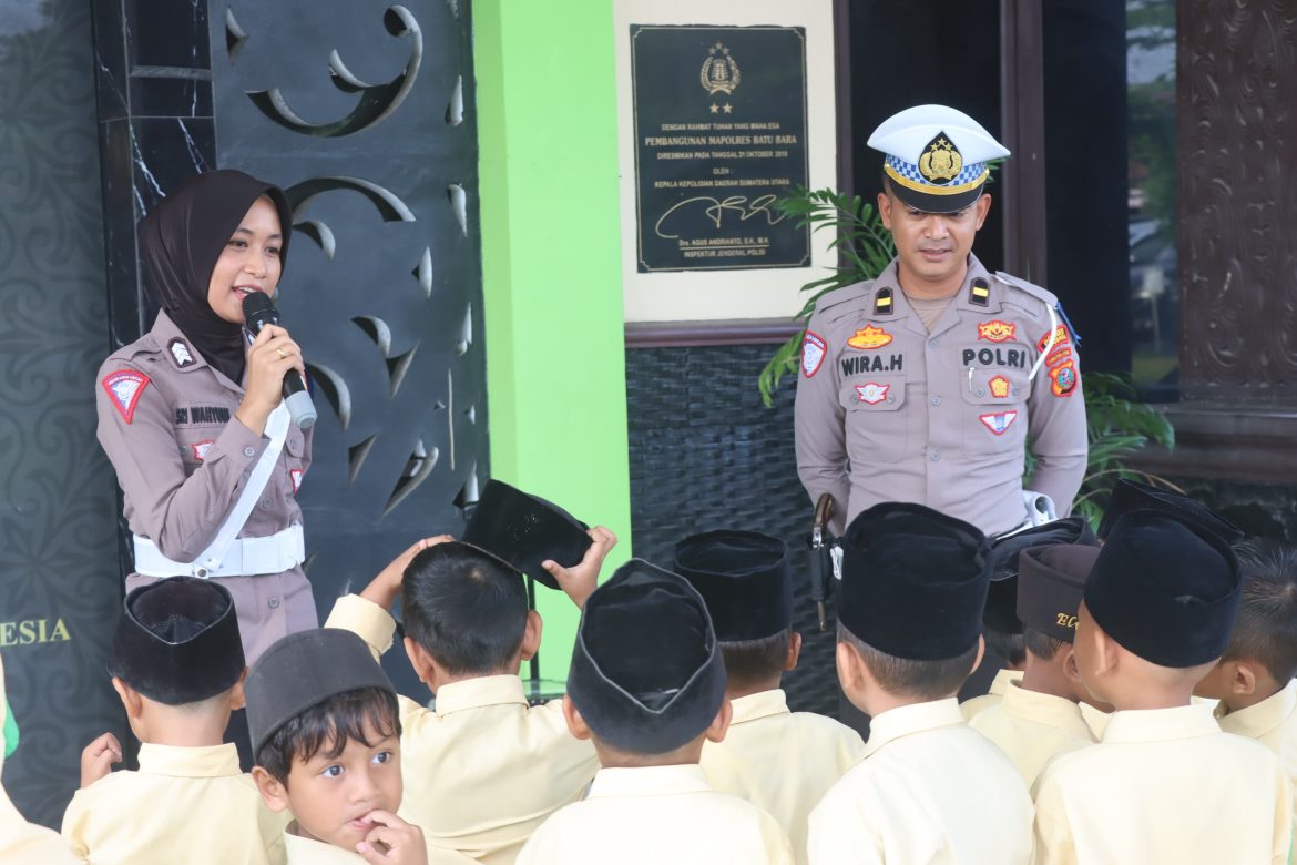 Polisi Sahabat Anak, Sat Lantas Polres Batu Bara Terima Kunjungan TK RA Cindikia Lima Puluh