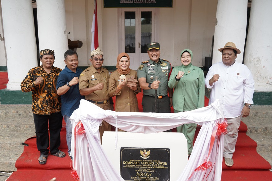 Bupati Nina Agustina Resmikan Gedung Duwur Sebagai Bangunan Cagar Budaya