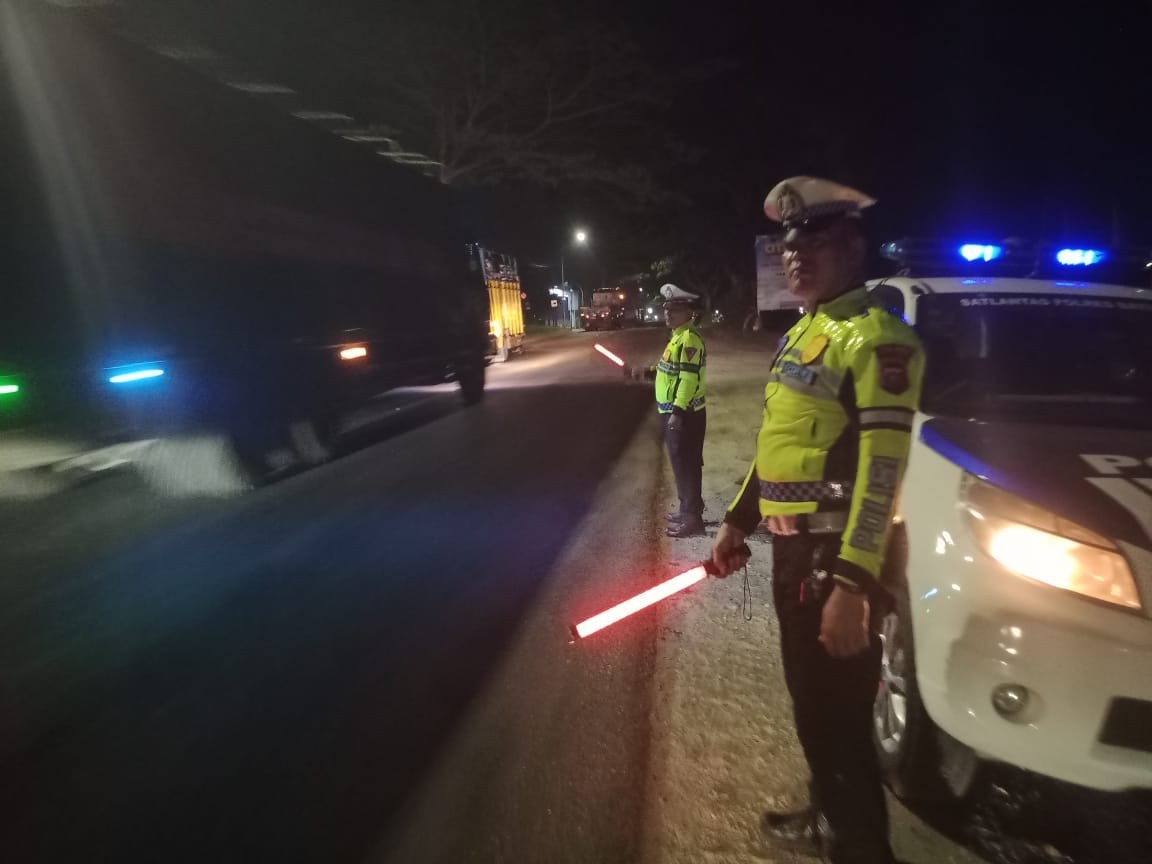 Personil Sat Lantas Polres Batu Bara Patroli Blue Light Cipta Keamanan