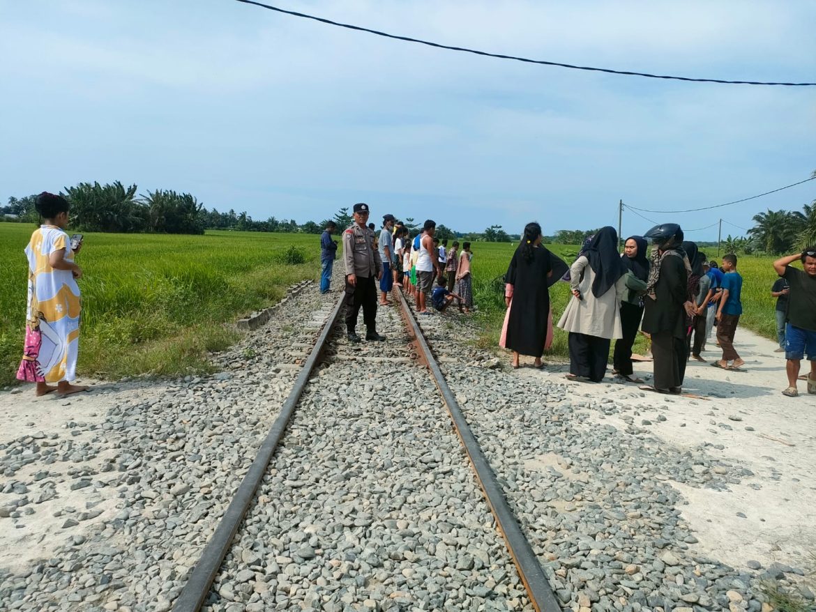 Polsek Firdaus Cek Lokasi Abang Becak Tewas Tertabrak Kereta Api