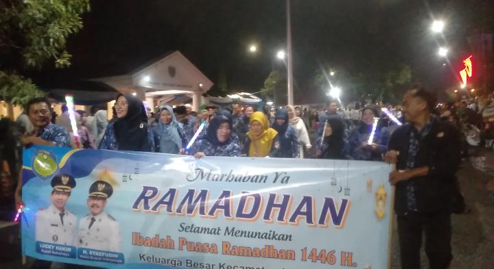 Meriah! Kecamatan Indramayu Ikuti Pawai Obor Sambut Ramadhan di Kabupaten Indramayu