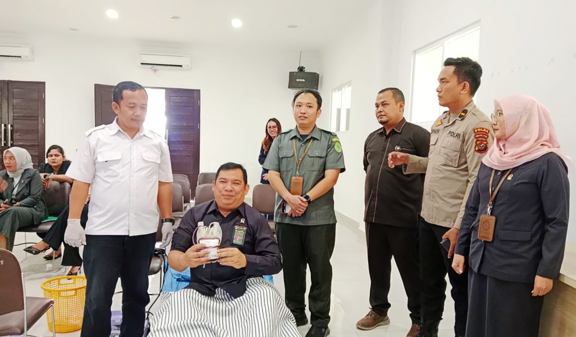 Perdana Pengadilan Negeri Sei Rampah Gelar Donor Darah Bersama Awak Media
